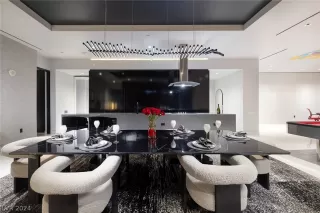 Photo #5: 2599218 Listing