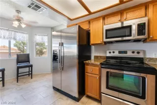 Photo #6: 2599235 Listing