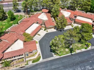 Photo #2: 2599245 Listing