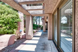 Photo #6: 2599245 Listing