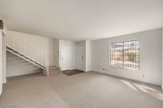 Photo #3: 2599255 Listing