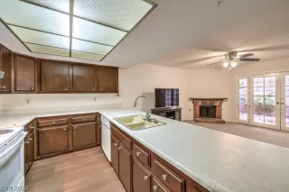 Photo #5: 2599255 Listing