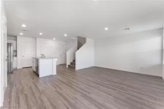 Photo #4: 2599298 Listing 