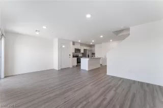 Photo #5: 2599298 Listing 