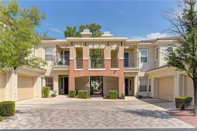 MLS: 2599336 Condo For Sale