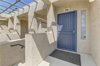 Photo #3: 2599336 Listing 