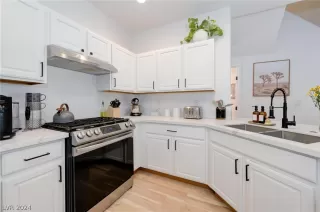 Photo #6: 2599368 Listing 