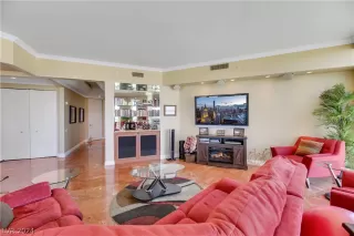 Photo #5: 2599382 Listing 