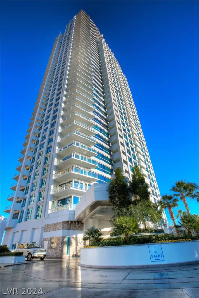 MLS: 2599392 Condo For Sale