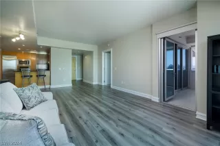 Photo #4: 2599392 Listing 