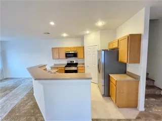 Photo #5: 2599411 Listing 