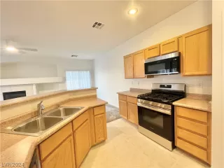 Photo #6: 2599411 Listing 