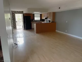 Photo #2: 2599432 Listing