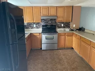 Photo #3: 2599432 Listing