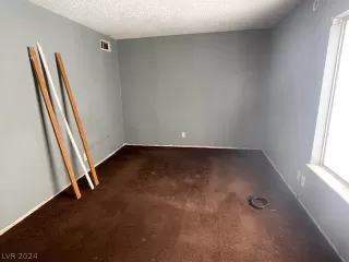 Photo #4: 2599432 Listing