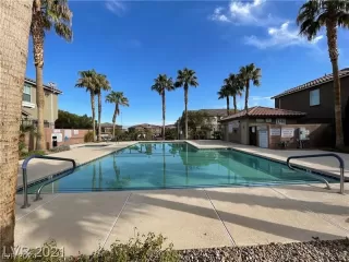 Photo #4: 2599518 Listing