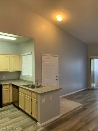 Photo #5: 2599532 Listing 