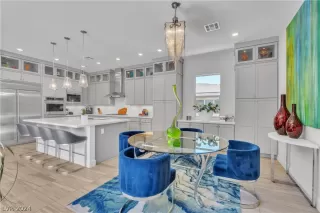 Photo #4: 2599549 Listing 