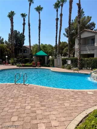 Photo #2: 2599557 Listing 