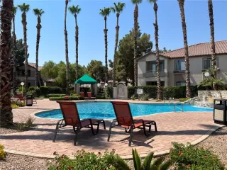 Photo #3: 2599557 Listing 