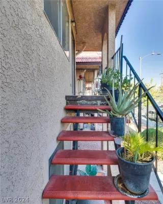 Photo #2: 2599562 Listing