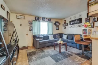 Photo #4: 2599562 Listing