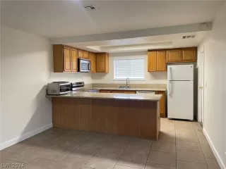 Photo #3: 2599563 Listing 