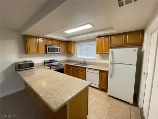 Photo #4: 2599563 Listing 