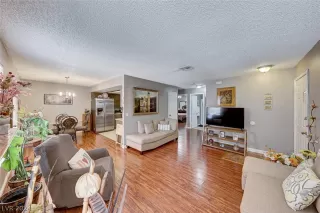 Photo #1: 2599608 Listing 