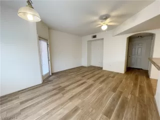 Photo #3: 2599613 Listing 