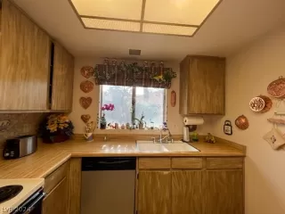 Photo #5: 2599625 Listing