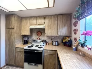 Photo #6: 2599625 Listing