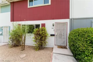 Photo #3: 2599632 Listing