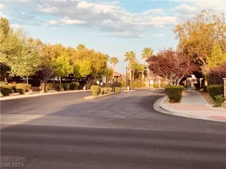 Photo #1: 2599645 Listing 