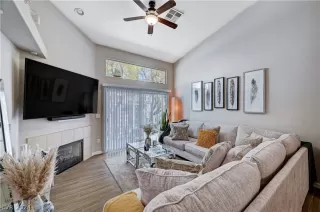 Photo #5: 2599657 Listing