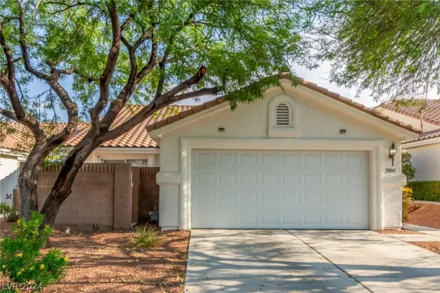 MLS: 2599686 Condo For Sale