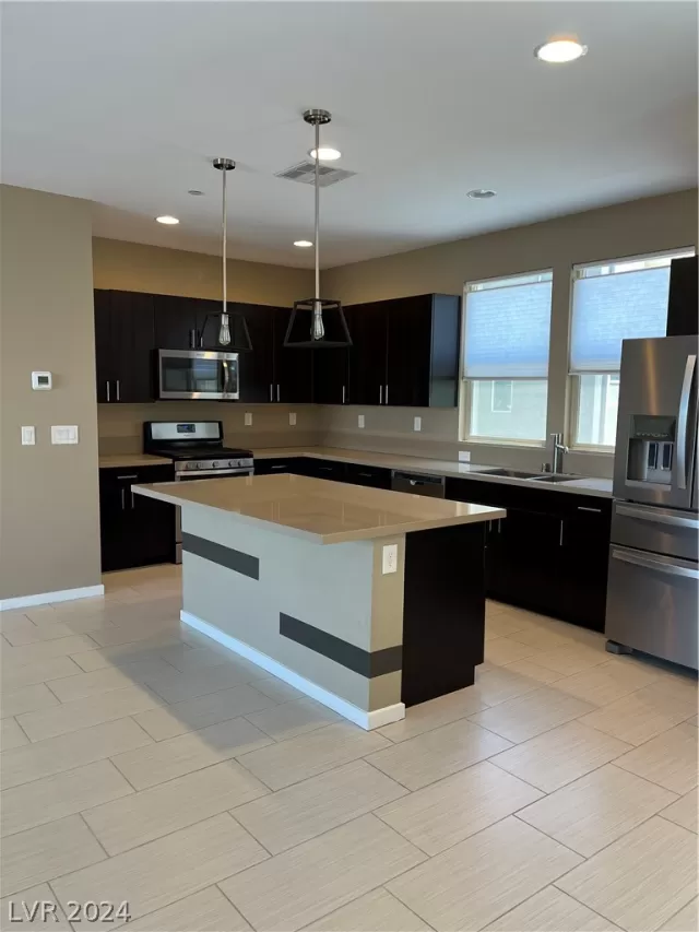 MLS: 2599689 Condo For Sale
