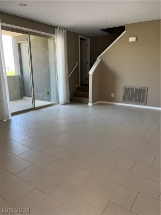 Photo #4: 2599689 Listing 