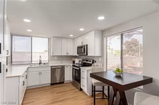 Photo #5: 2599715 Listing 