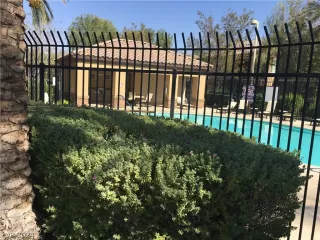 Photo #2: 2599733 Listing 