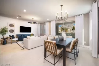 Photo #3: 2599746 Listing