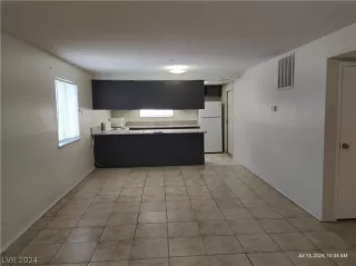 Photo #3: 2599758 Listing 