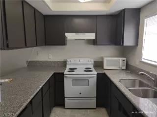 Photo #5: 2599758 Listing 