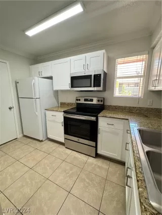 Photo #4: 2599788 Listing 