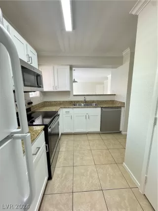 Photo #5: 2599788 Listing 