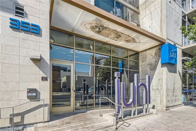 MLS: 2599791 Condo For Sale