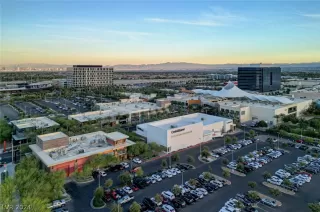 Photo #3: 2599817 Listing