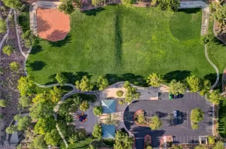 Photo #5: 2599817 Listing
