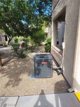 Photo #2: 2599868 Listing