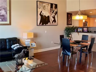 Photo #5: 2599876 Listing 